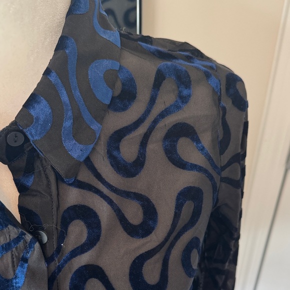 Velvet and sheet button front blouse - Picture 2 of 5